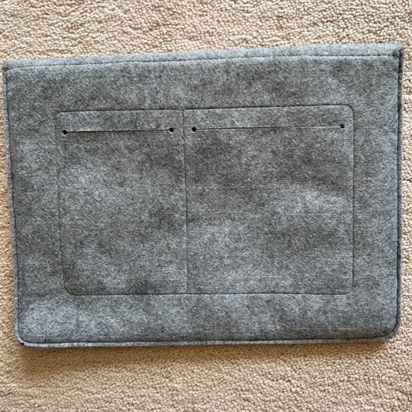Amazon Basic Computer Sleeve - Picture 3 of 5